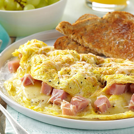 https://dl.greenbeautymag.com/2020/05/variety2-sausage1-omelets2.jpg