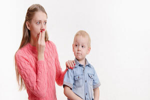 ۷ روش درمانی حذف ناسزا گویی کودکان