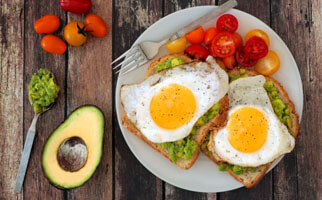 صبحانه، بهترین وعده برای کاهش تری گلیسیرید؛ ۵ پیشنهاد غذایی