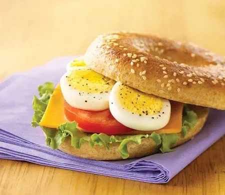 5 روش برای تهیه ساندویچ تخم مرغ؛ ساندویچی مناسب تمام وعده ها