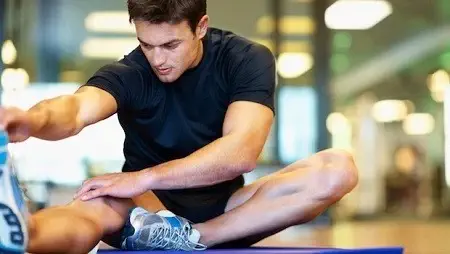 تقویت عضلات دست و بازو با حرکات ورزشی پشت بازو پرسی