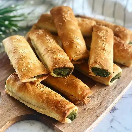 دستور تهیه رولت اسفناج؛فینگر فود خوشمزه و مجلسی 3 دستور تهیه رولت اسفناج؛فینگر فود خوشمزه و مجلسی