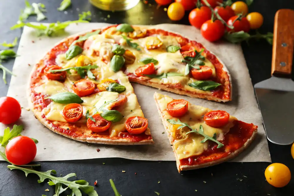 هر پیتزایی ایتالیایی نیست! تفاوت‌های پیتزا آمریکایی و ایتالیایی را بخوانید