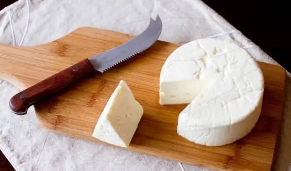 طرز تهیه پنیر خانگی یا لیقوان | با این دو روش خودتان در خانه پنیر لیقوان تهیه کنید