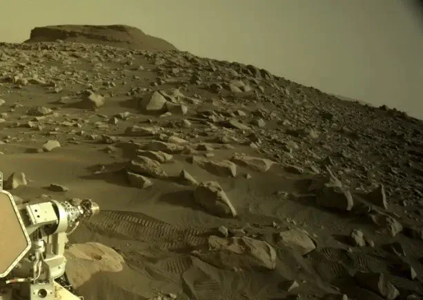 مریخ‌ نورد استقامت کاوش در یک دلتای باستانی در سطح مریخ را شروع کرد