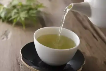 فواید و مضرات چای سبز