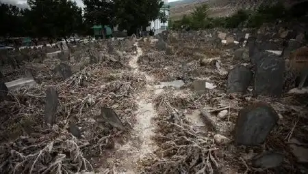 قبرستان سفید چاه اولین گورستان مرموز ایران