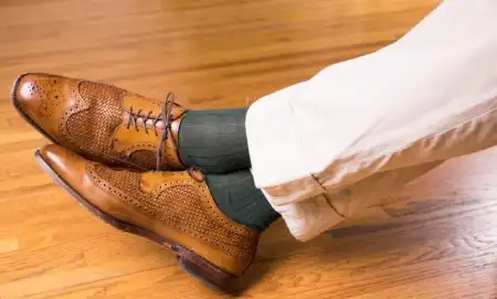 راهنمای ست کردن جوراب با کفش و لباس