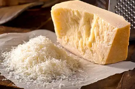 https://dl.greenbeautymag.com/2022/11/parmesan-cheese-03.webp