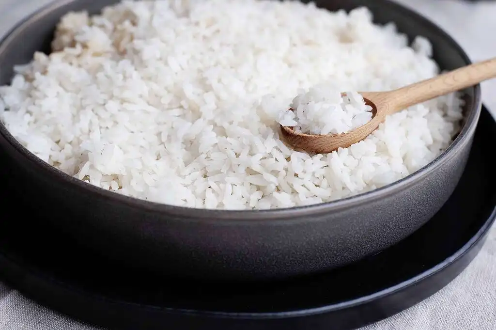 روش درست پخت برنج که نمی‌دانستید | راز قد کشیدن و شفته نشدن برنج کته | اگر برنج کم نمک شد چه کنیم؟