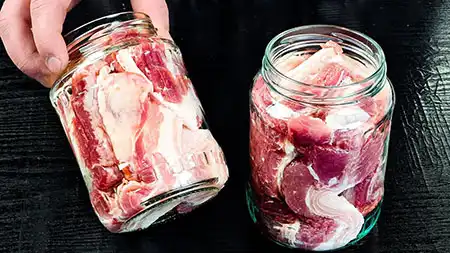 https://dl.greenbeautymag.com/2023/03/cooking-meat-jar-02.webp