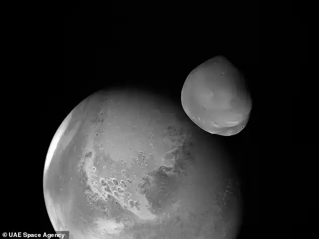 انتشار واضح‌ترین تصاویری که تا امروز از قمر مریخ ثبت شده‌اند