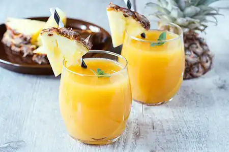 آب آناناس؛نوشیدنی خوشمزه و مفیدی برای فصل تابستان است (خواص آب آناناس)