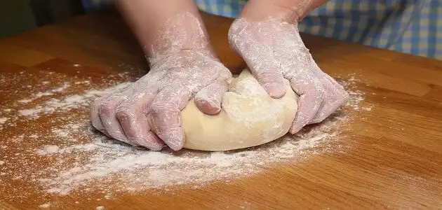 روش پخت نان ساده در خانه | فقط با چند ماده ساده نان سیر بپزید | طرز تهیه نان موزی