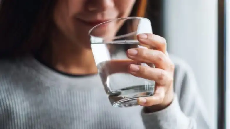 آیا نوشیدن آب سرد برای سلامتی مفید است یا مضر؟