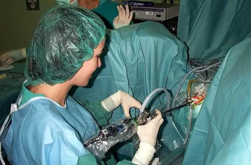 جراحی پروستات با لیزر یا آندوسکوپیک در تهران + معرفی بهترین جراح
