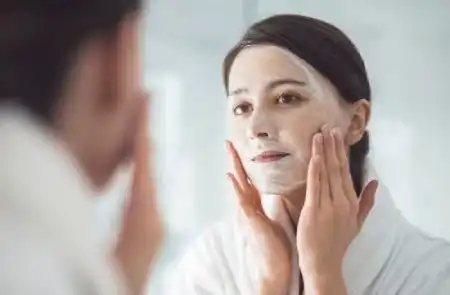 چگونه آرایش صورت خود را به درستی پاک کنیم