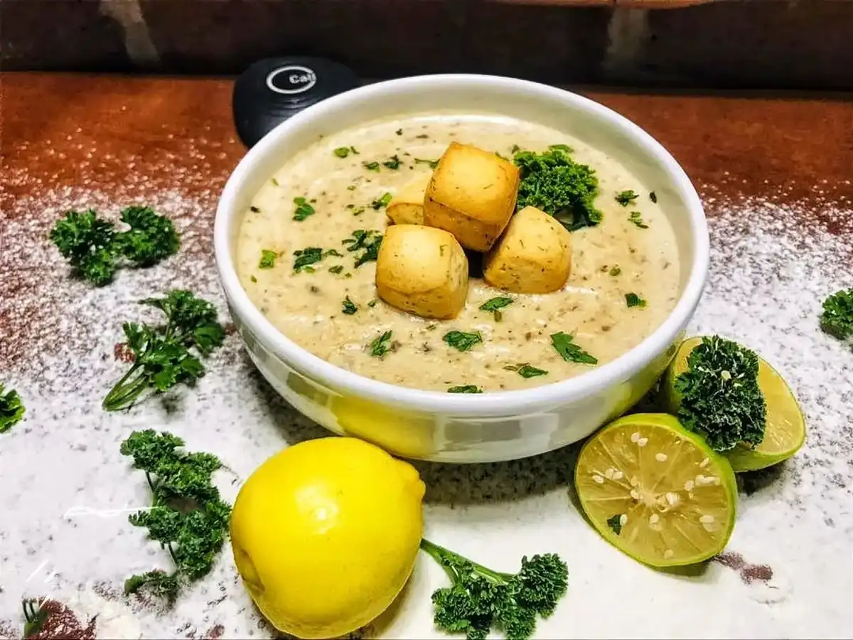 سوپ سیر و تره فرنگی، یک سوپ بی‌نظیر برای پاییز و زمستان