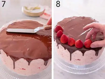 در پایان کیک توت فرنگی شکلاتی را به شکل دلخواه تزیین کنید