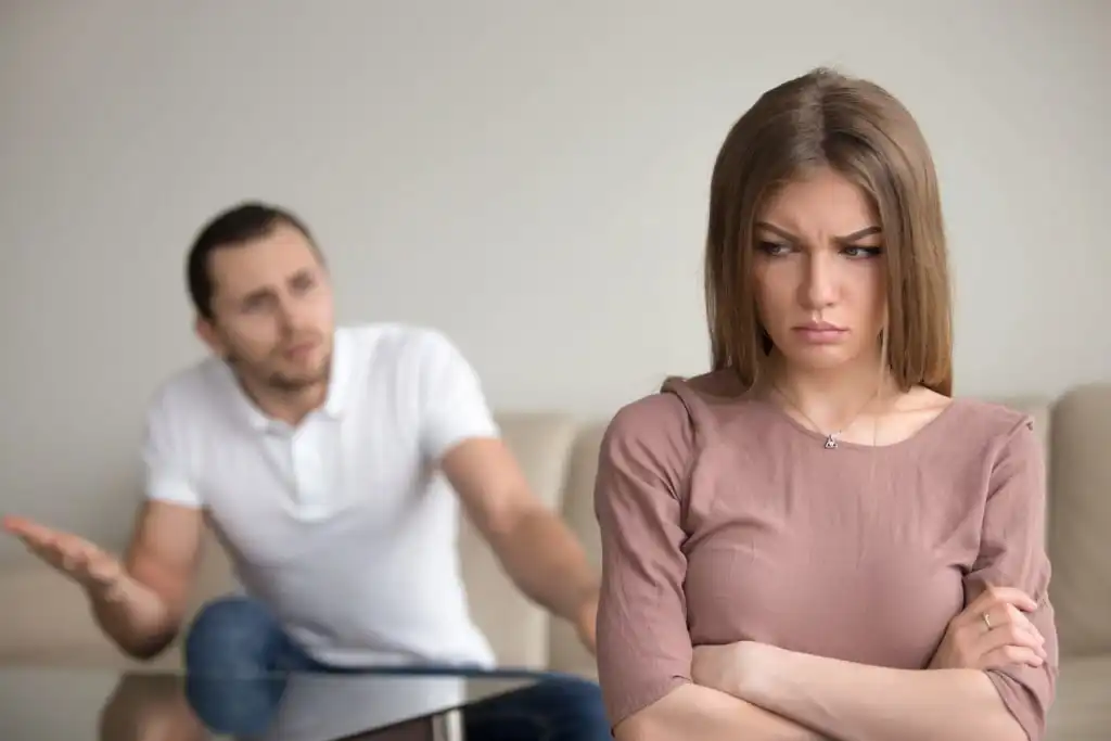 با همسری که به شما بی احترامی می کند چه باید کرد؟