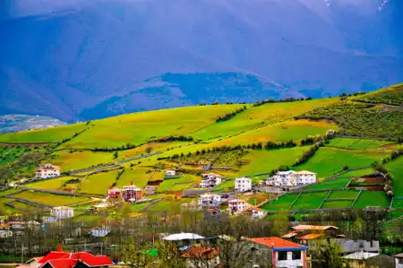 معرفی شهرهای ساحلی شمال ایران و جاذبه های گردشگری آنها 1 بسیاری از شهرهای ساحلی شمال دارای جاذبههای تاریخی و فرهنگی هستند