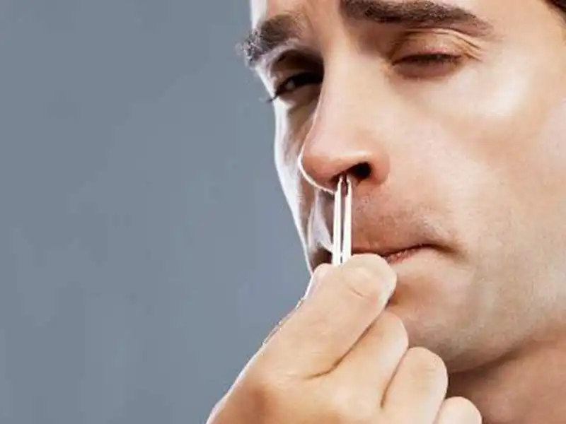 هشدار یک پزشک آمریکایی:موهای بینی خود را نکنید!