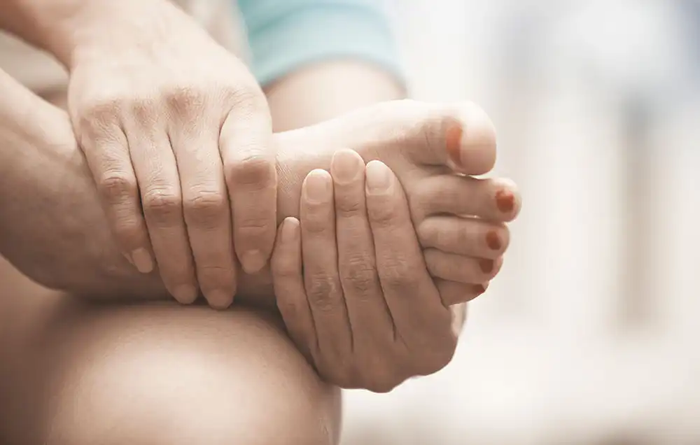 مراحل خارج کردن شیشه از پا