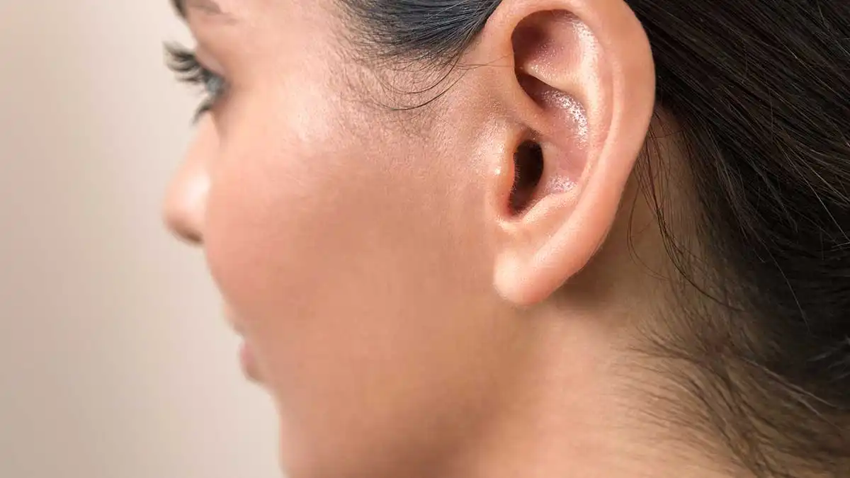 چگونه از تجمع جرم گوش جلوگیری کنیم؟