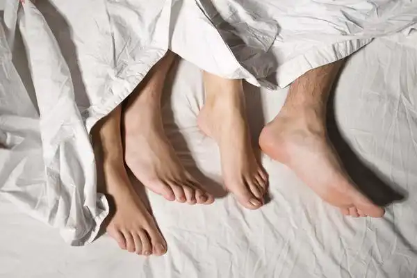 ۱۵ باور رایج ولی اشتباه درباره علل و درمان بیماری‌های آمیزشی