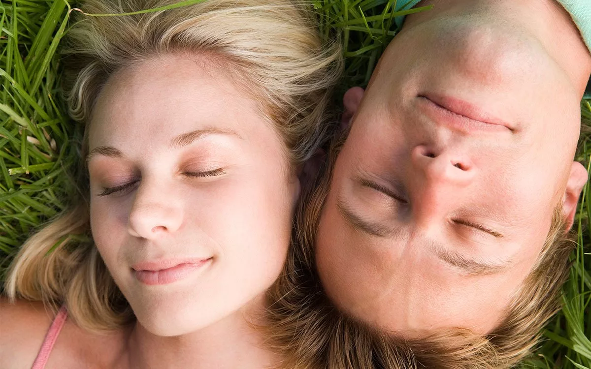 خوابیدن کنار کسی که دوستش دارید می‌تواند ایمنی بدن را افزایش ‌دهد