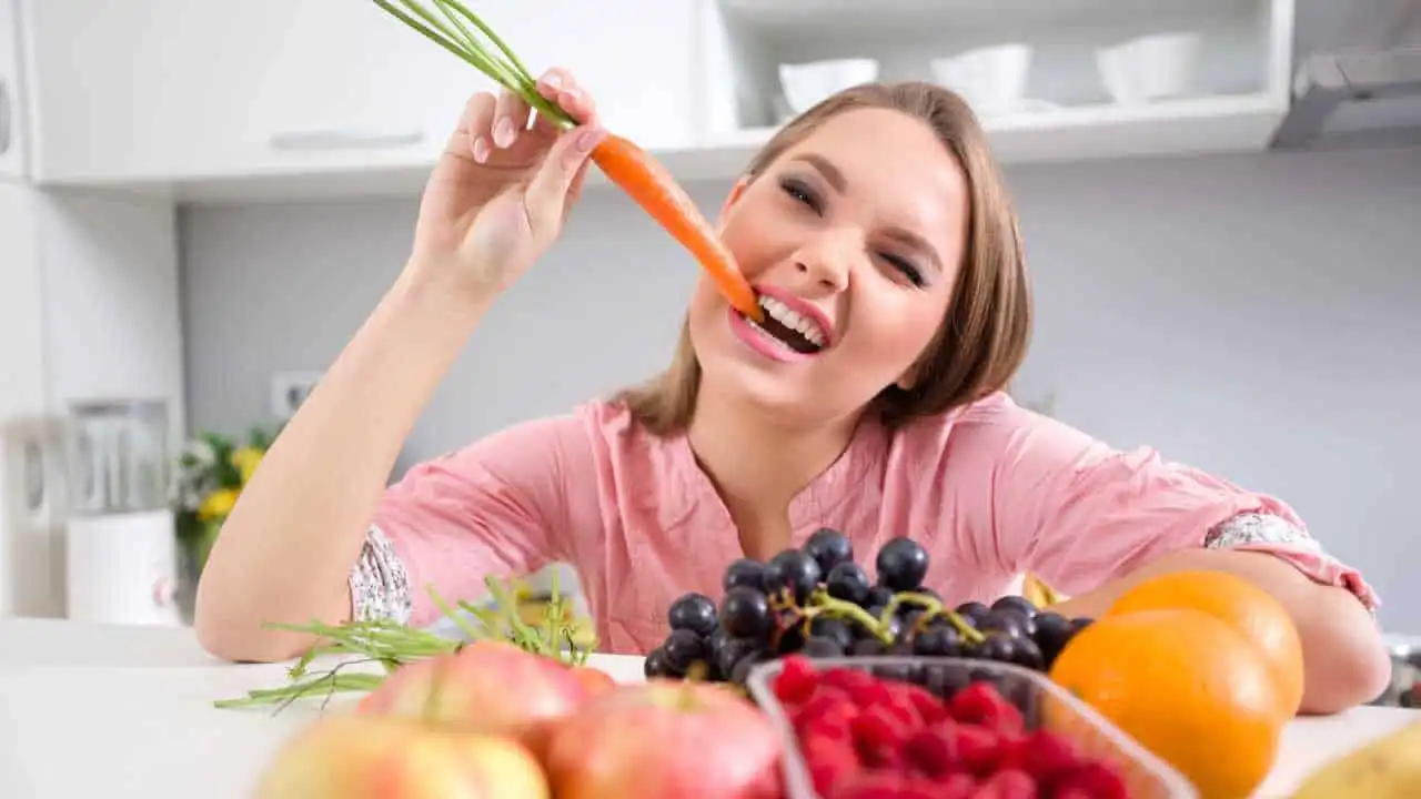 چرا مصرف بی رویه میوه توصیه نمی‌شود؟