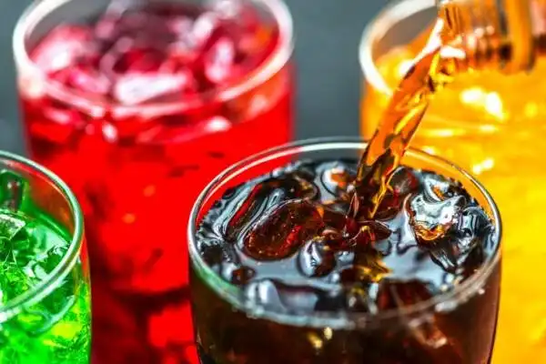 حتی یک نوشیدنی شیرین در روز خطر ابتلا به سرطان دهان در زنان را افزایش می‌دهد