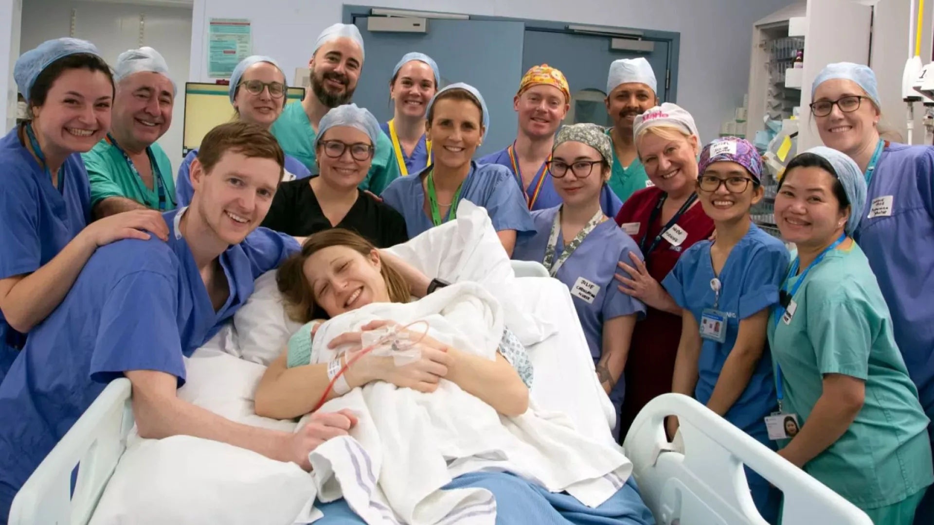 برای نخستین‌بار در بریتانیا زنی که بدون رحم به دنیا آمده بود صاحب فرزند شد