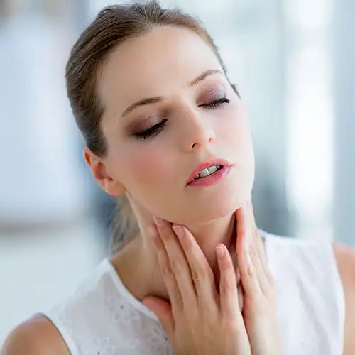 چرا گلودرد هنگام خمیازه بدتر می‌شود؟