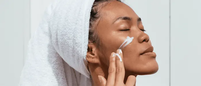 پوست تیره هم ضد آفتاب می‌خواهد!