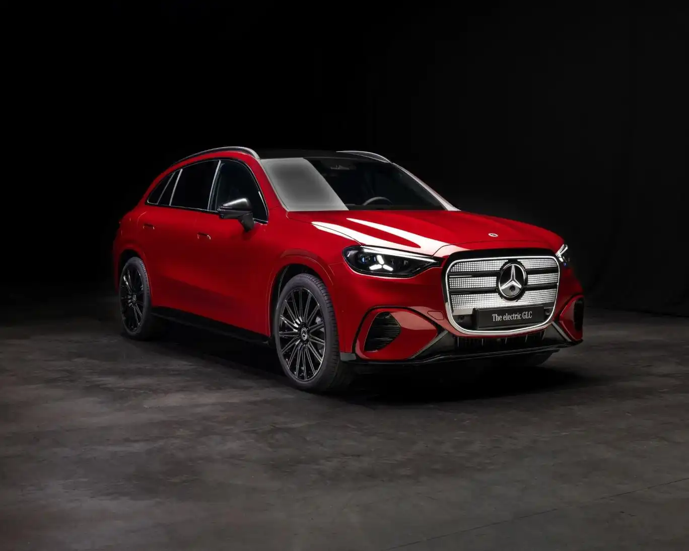 مرسدس بنز تمام‌برقی جی‌ال‌سی ئی‌کیو؛ خودرو «وگان» و سازگار با هوش مصنوعی