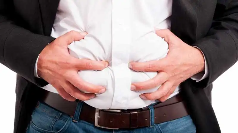 نفخ شکم؛ نشانهی بیماری است یا تغذیه نادرست؟ نفخ شکم؛ نشانهی بیماری است یا تغذیه نادرست؟