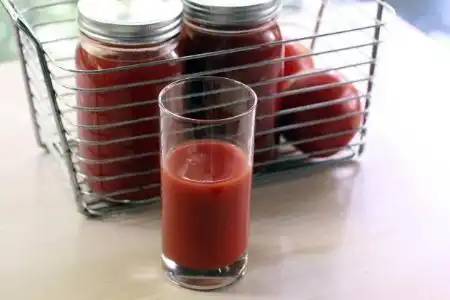 آب گیری گوجه فرنگی: نحوه انجام آن به روش هایی آسان و سریع