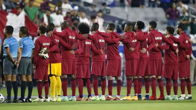 ترکیب قطر مقابل هلند